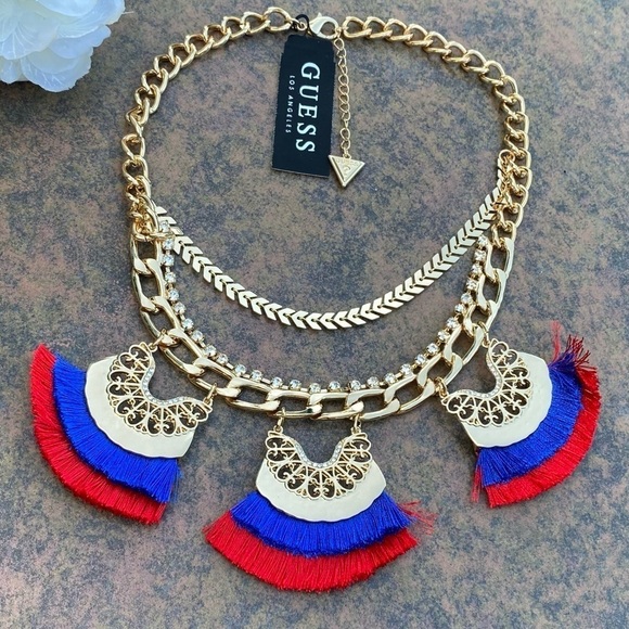 NWT GUESS GOLD TONE RED & BLUE FRINGE NECKLACE - Picture 3 of 6